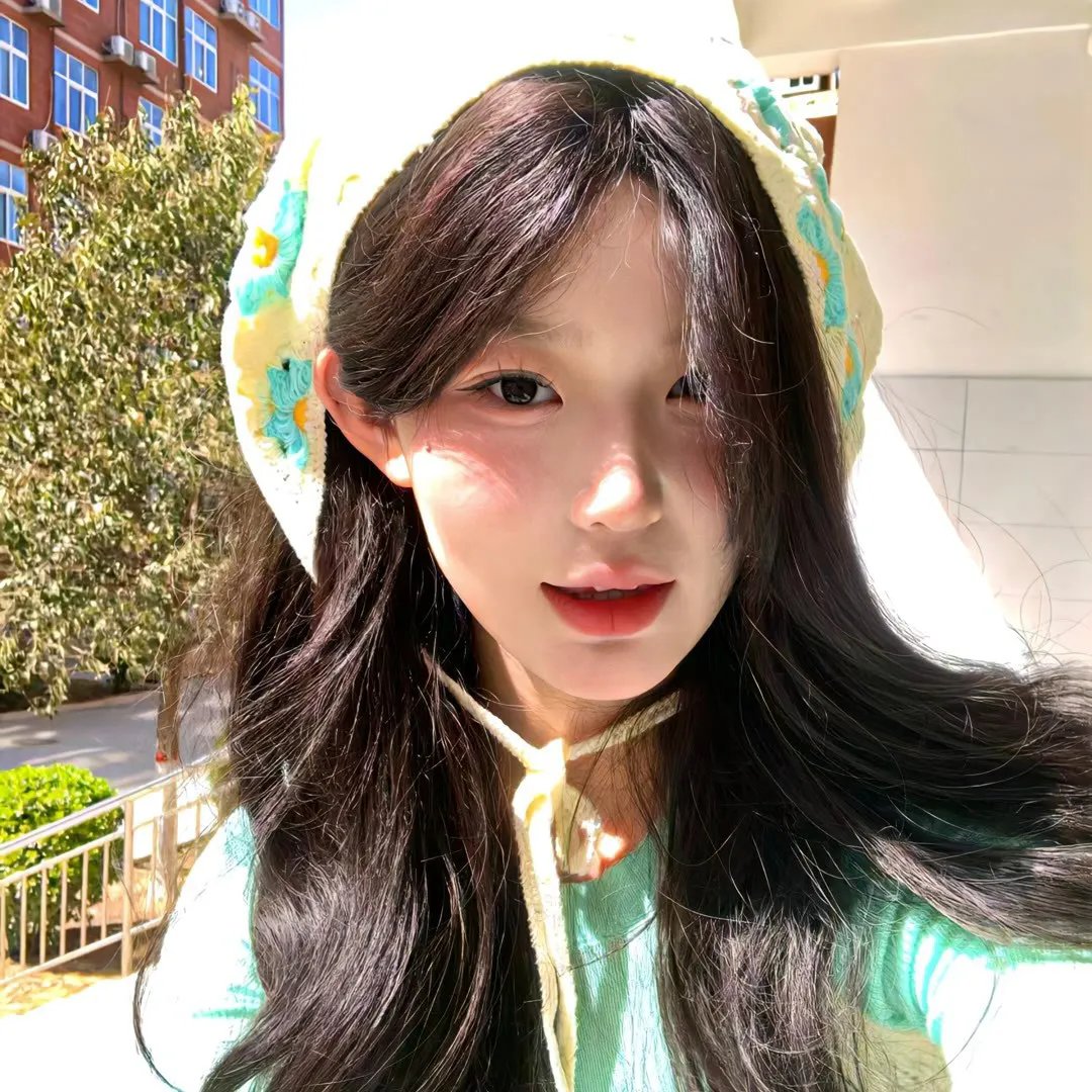 三个摩登女性